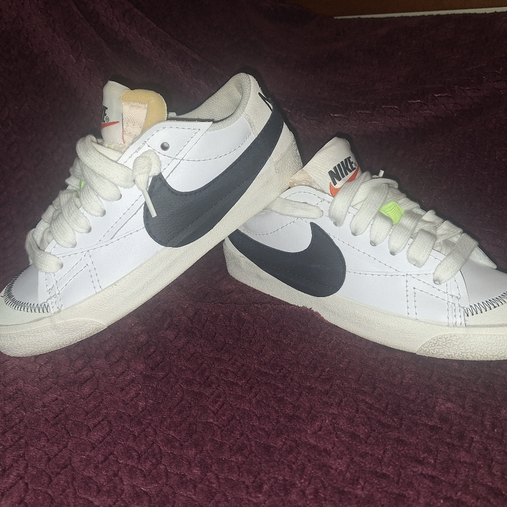 Womens Nike Dunk Low Sz 11 Women/9.5 Men